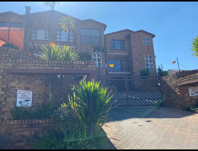 2 BEDROOM TOWNHOUSE FOR SALE IN RIDGEWAY